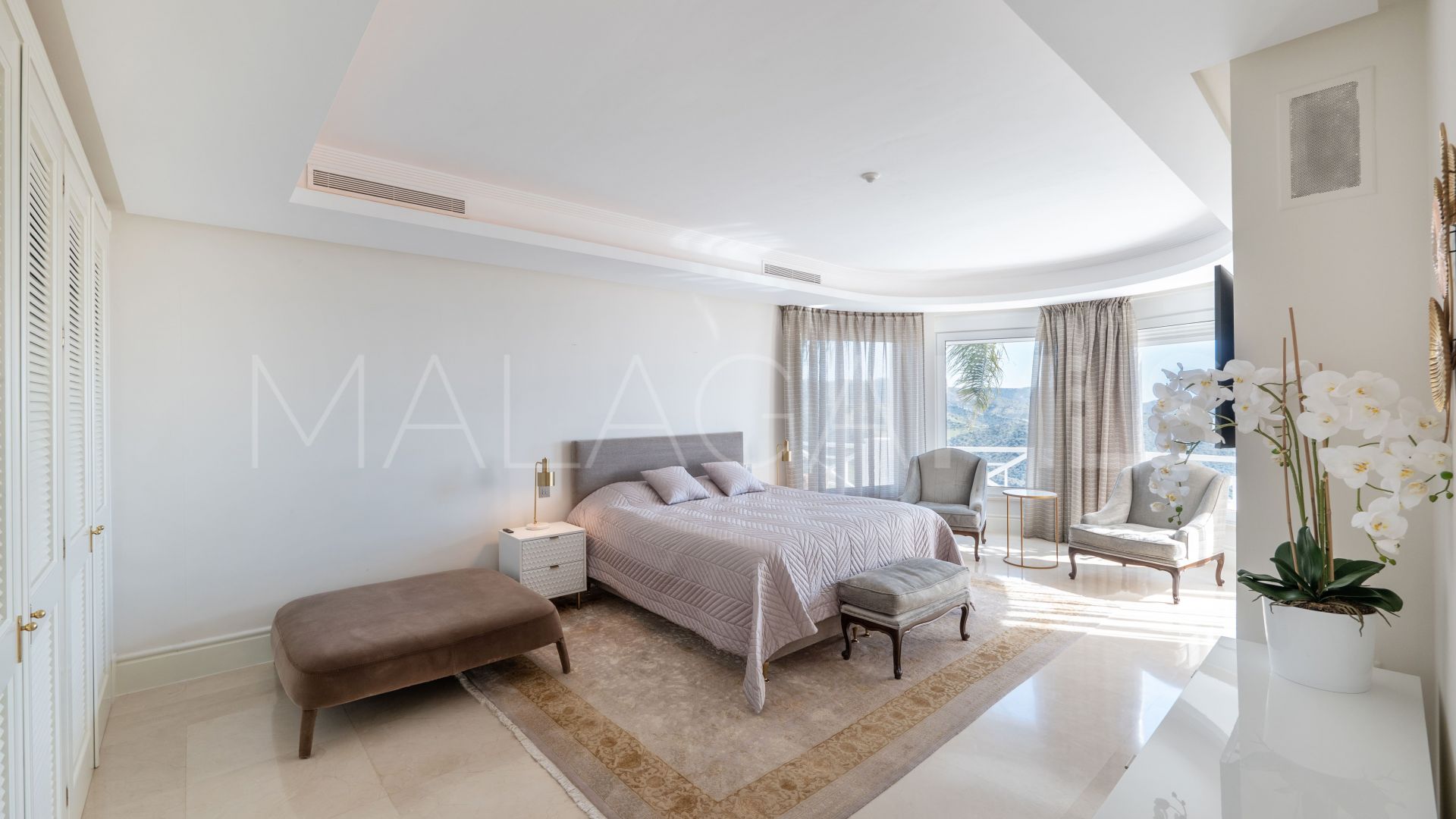 Villa for sale in Los Altos de los Monteros