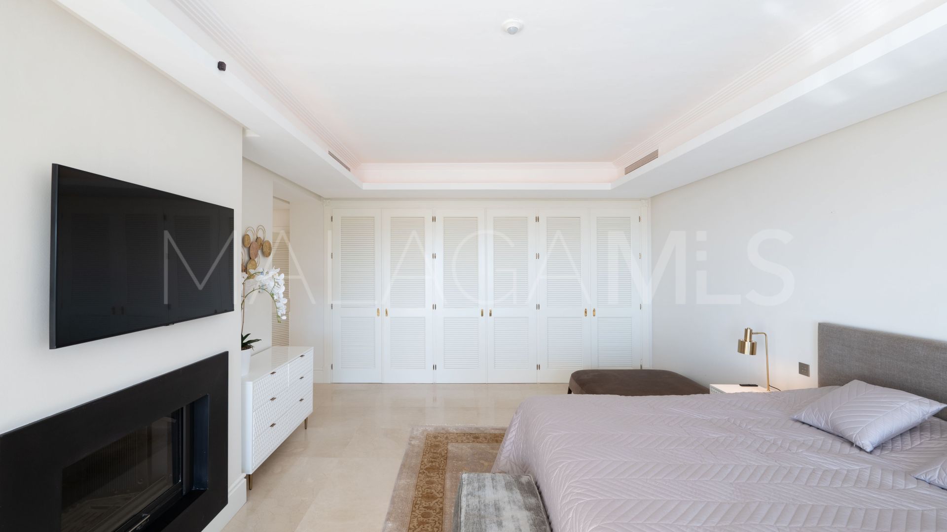 Villa for sale in Los Altos de los Monteros