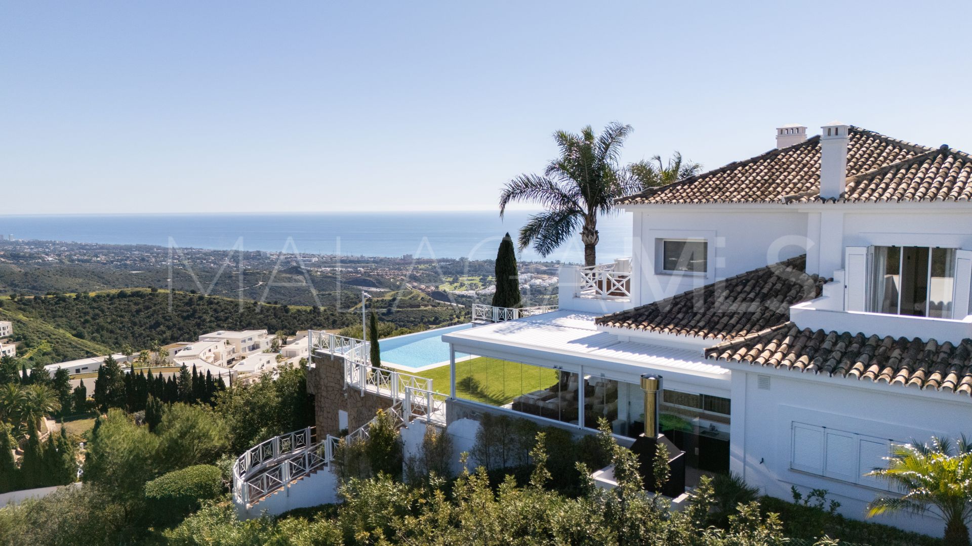 Villa for sale in Los Altos de los Monteros