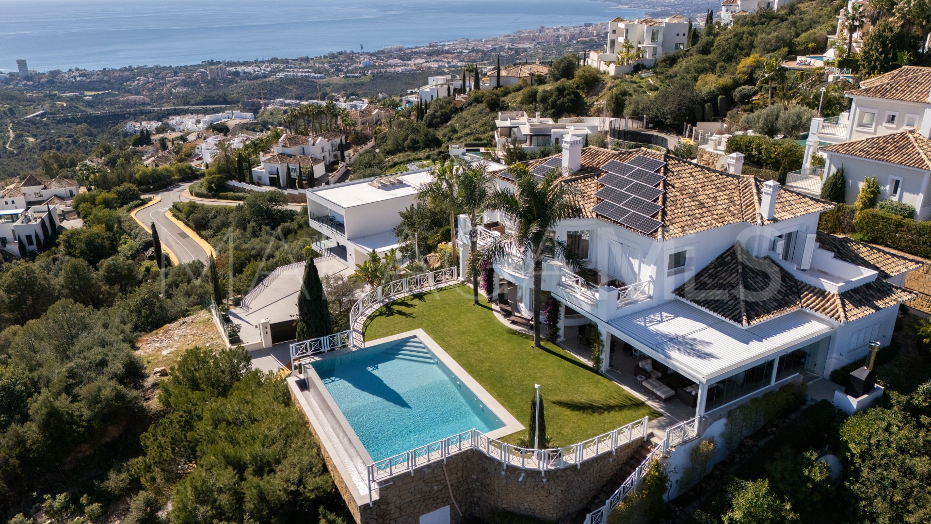 Villa for sale in Los Altos de los Monteros
