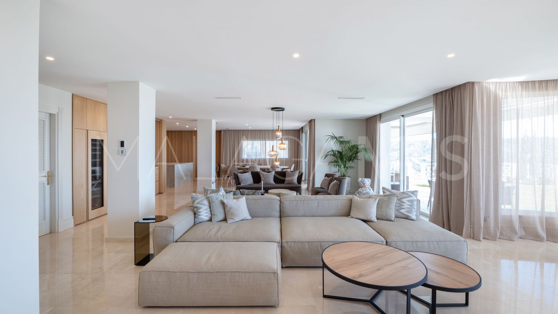 Villa for sale in Los Altos de los Monteros