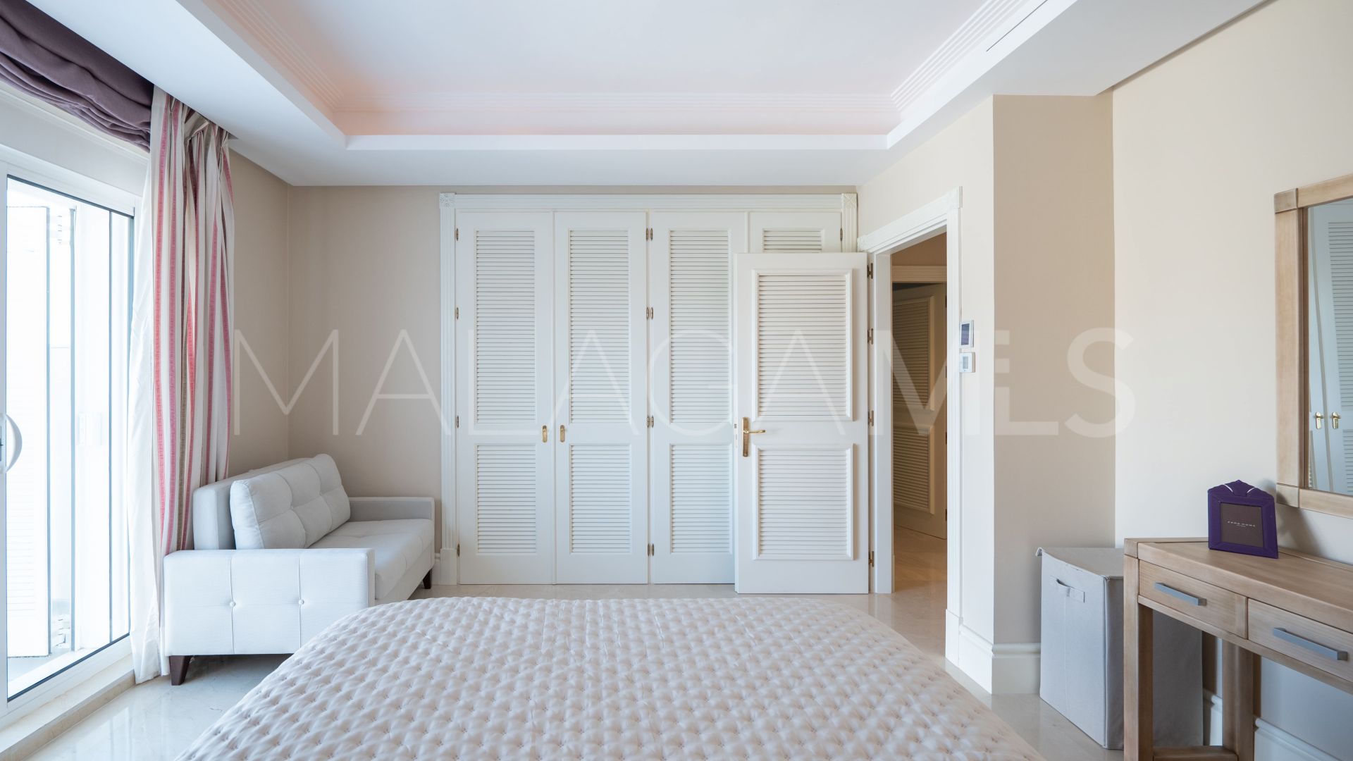 Villa for sale in Los Altos de los Monteros