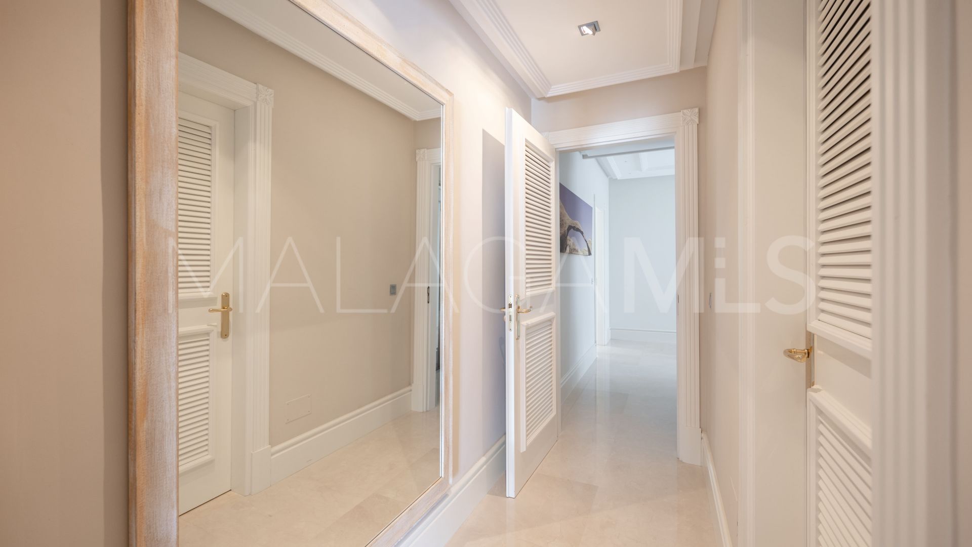 Villa for sale in Los Altos de los Monteros