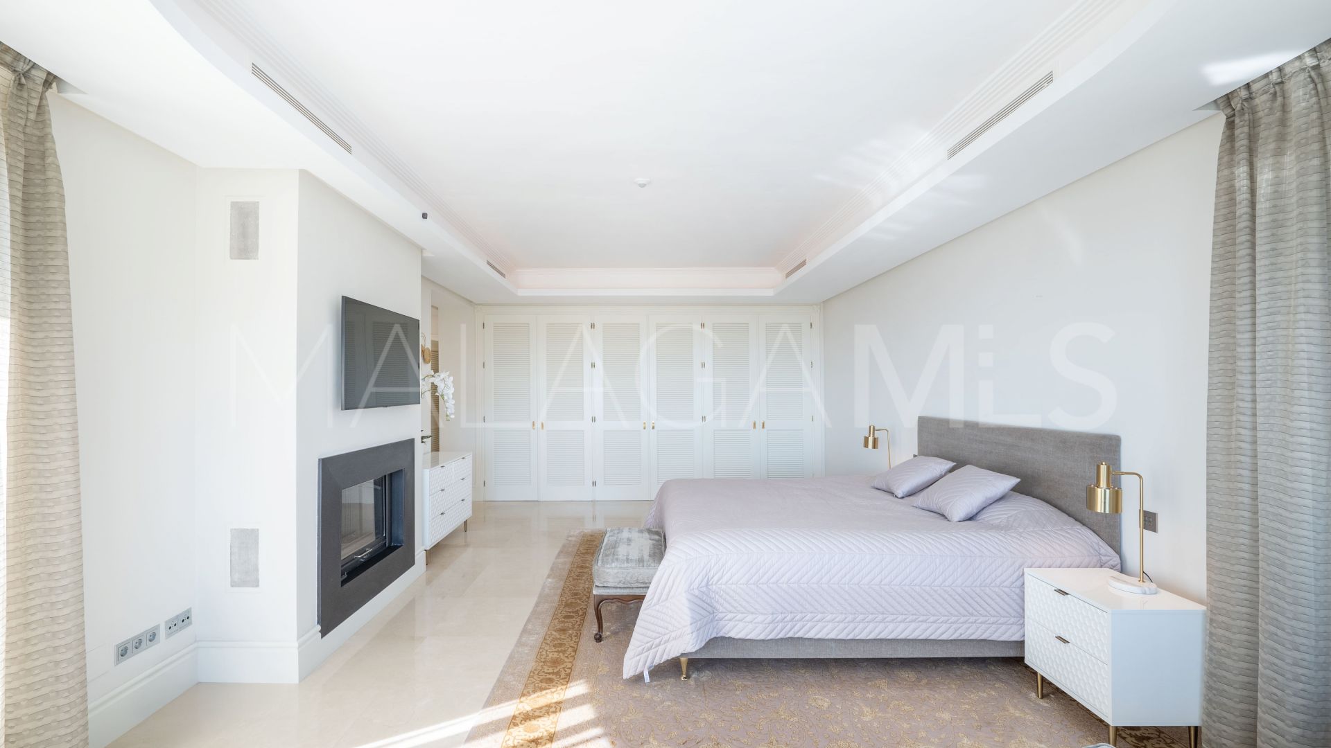 Villa for sale in Los Altos de los Monteros