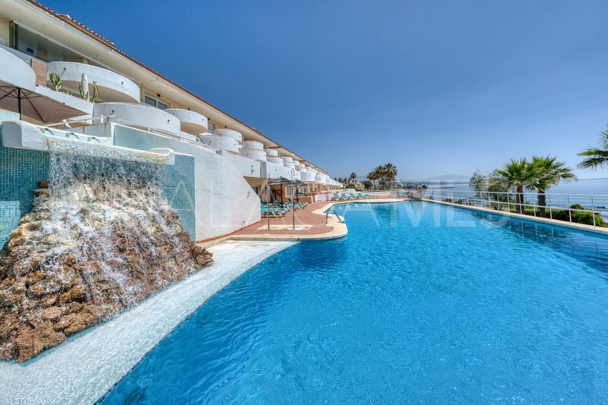 Buy apartamento planta baja in Estepona