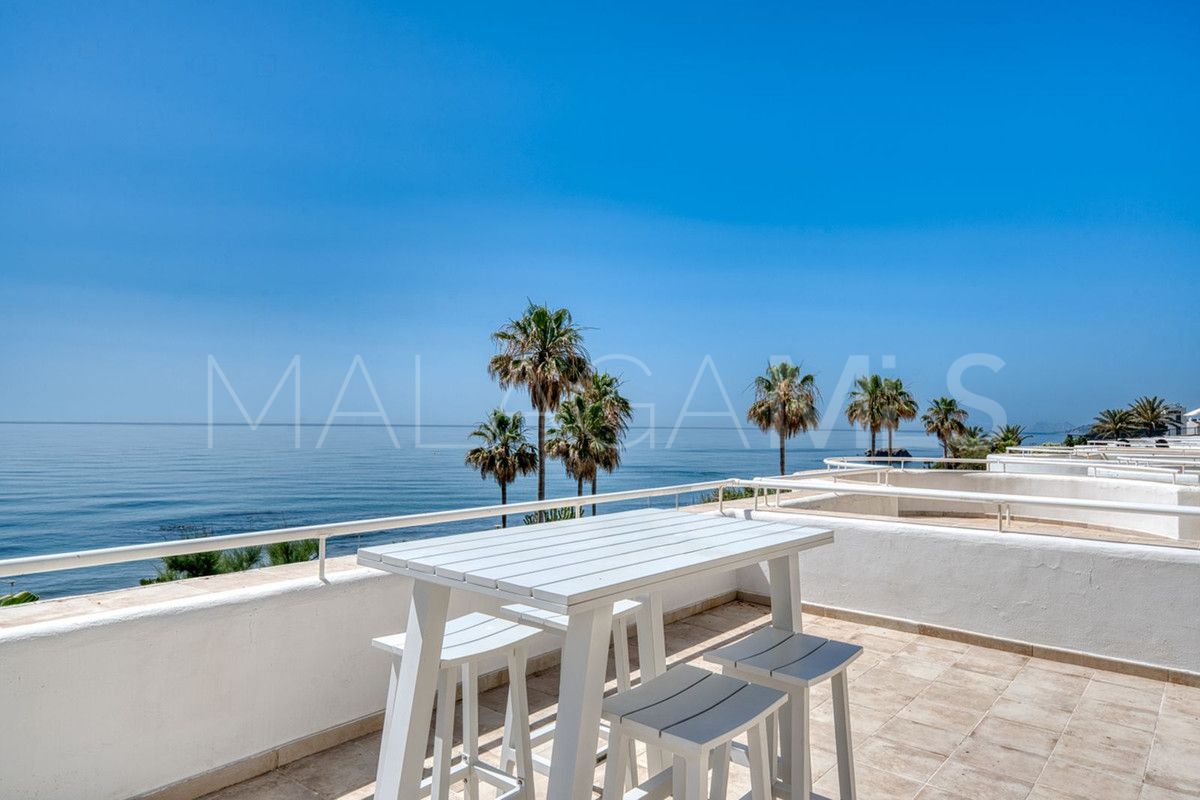 Buy apartamento planta baja in Estepona