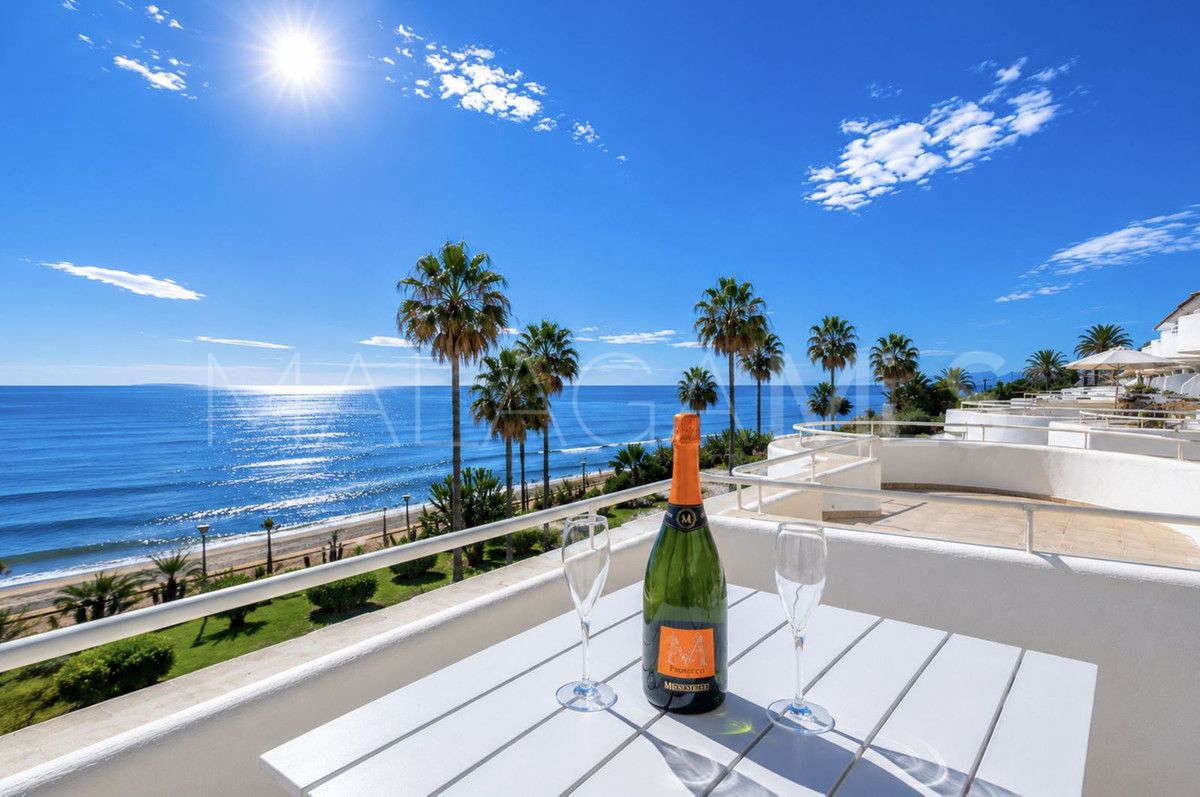 Buy apartamento planta baja in Estepona