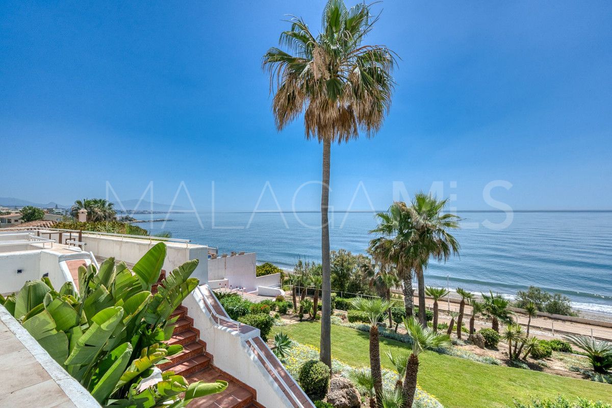 Buy apartamento planta baja in Estepona