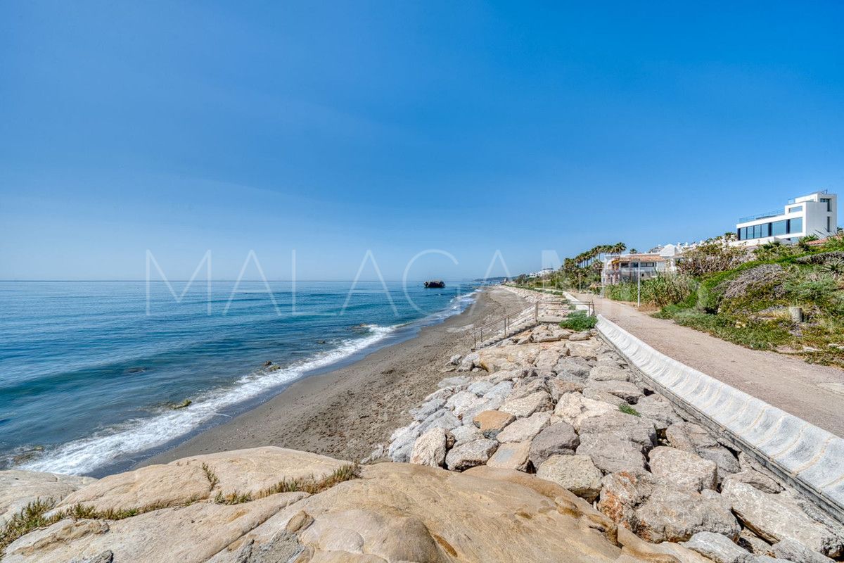 Buy apartamento planta baja in Estepona