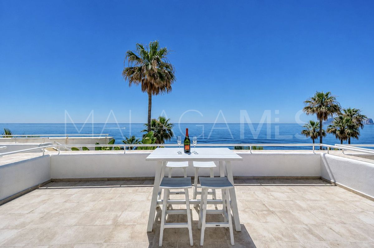 Buy apartamento planta baja in Estepona
