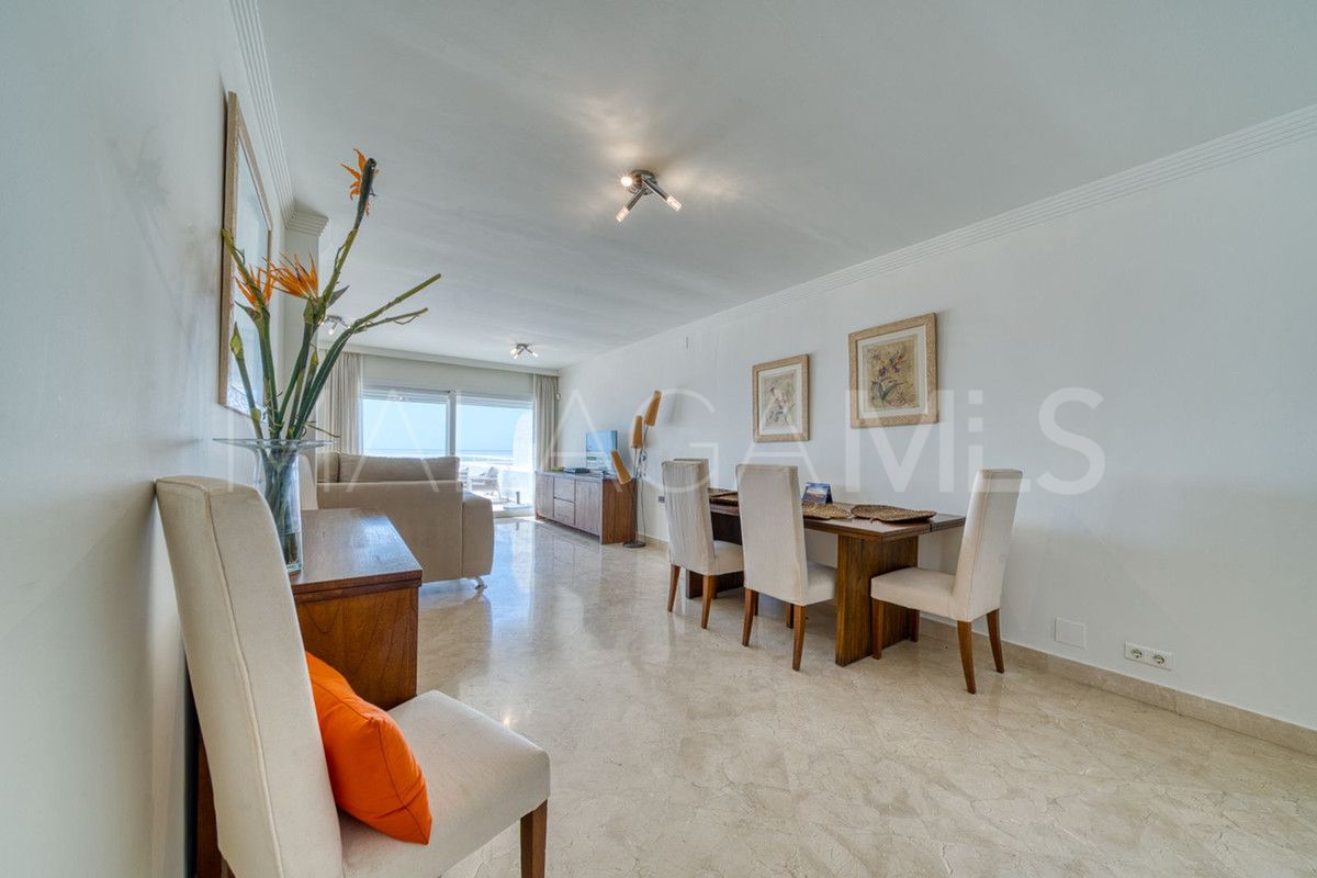 Buy apartamento planta baja in Estepona