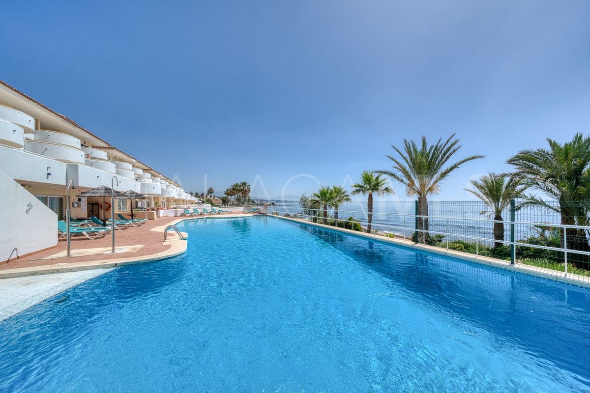 Buy apartamento planta baja in Estepona