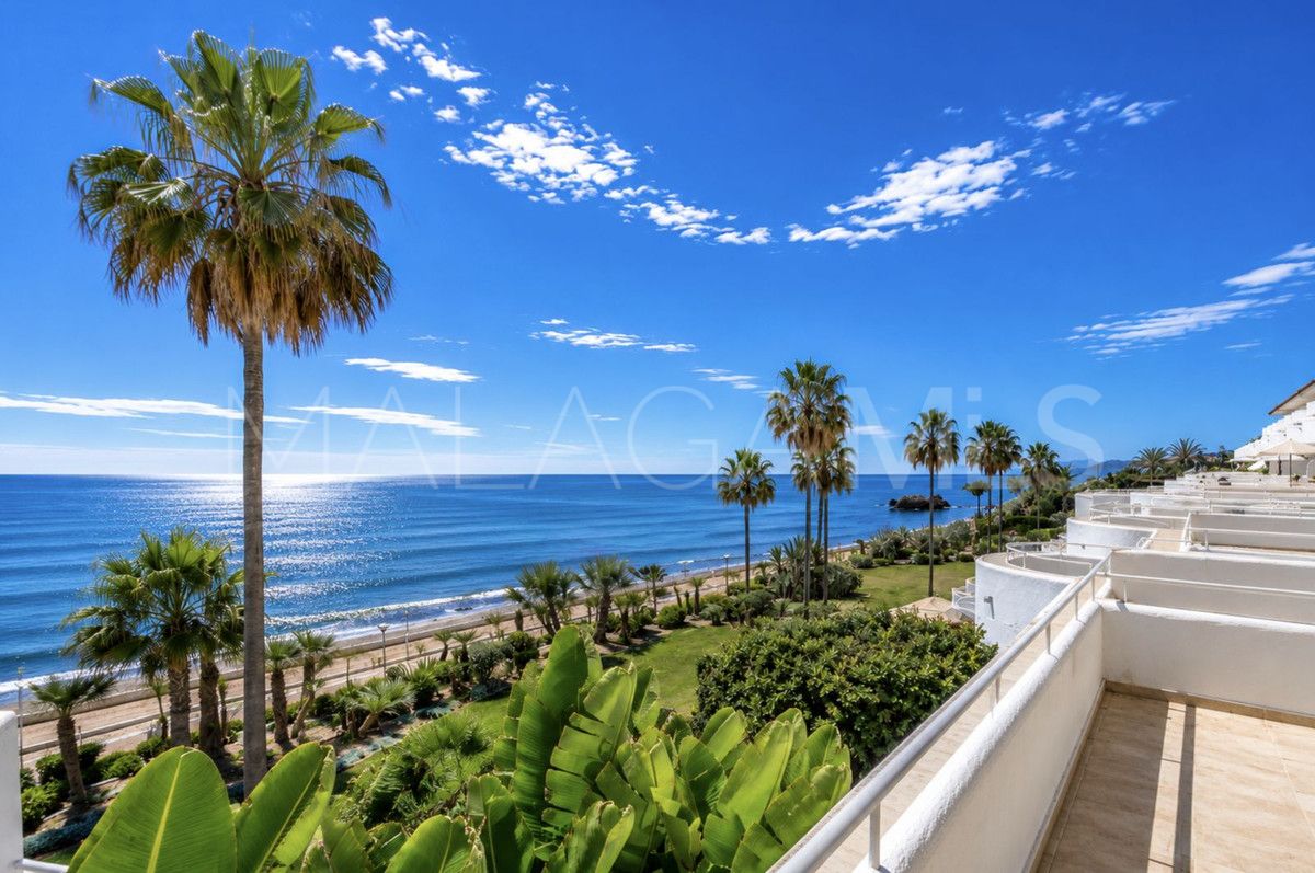 Buy apartamento planta baja in Estepona