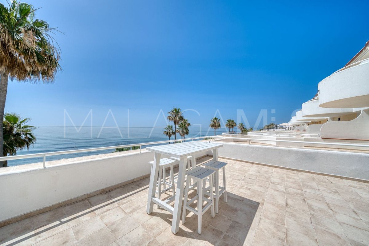Buy apartamento planta baja in Estepona