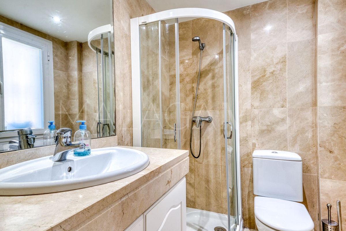 Buy apartamento planta baja in Estepona