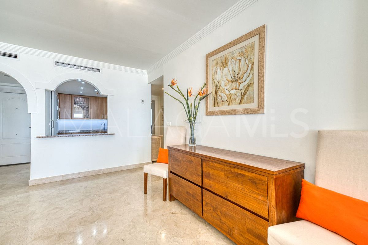 Buy apartamento planta baja in Estepona