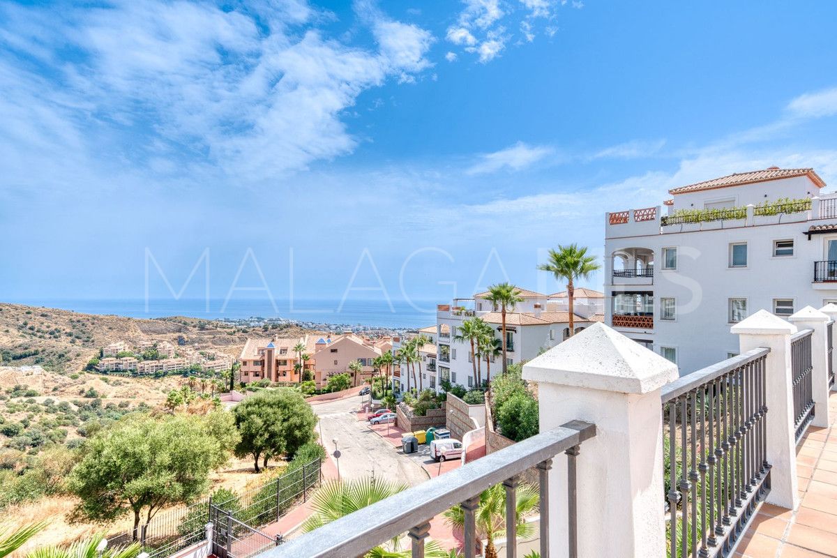 Se vende apartamento planta baja with 2 bedrooms in Calahonda