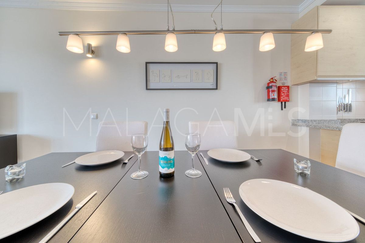 Se vende apartamento planta baja with 2 bedrooms in Calahonda