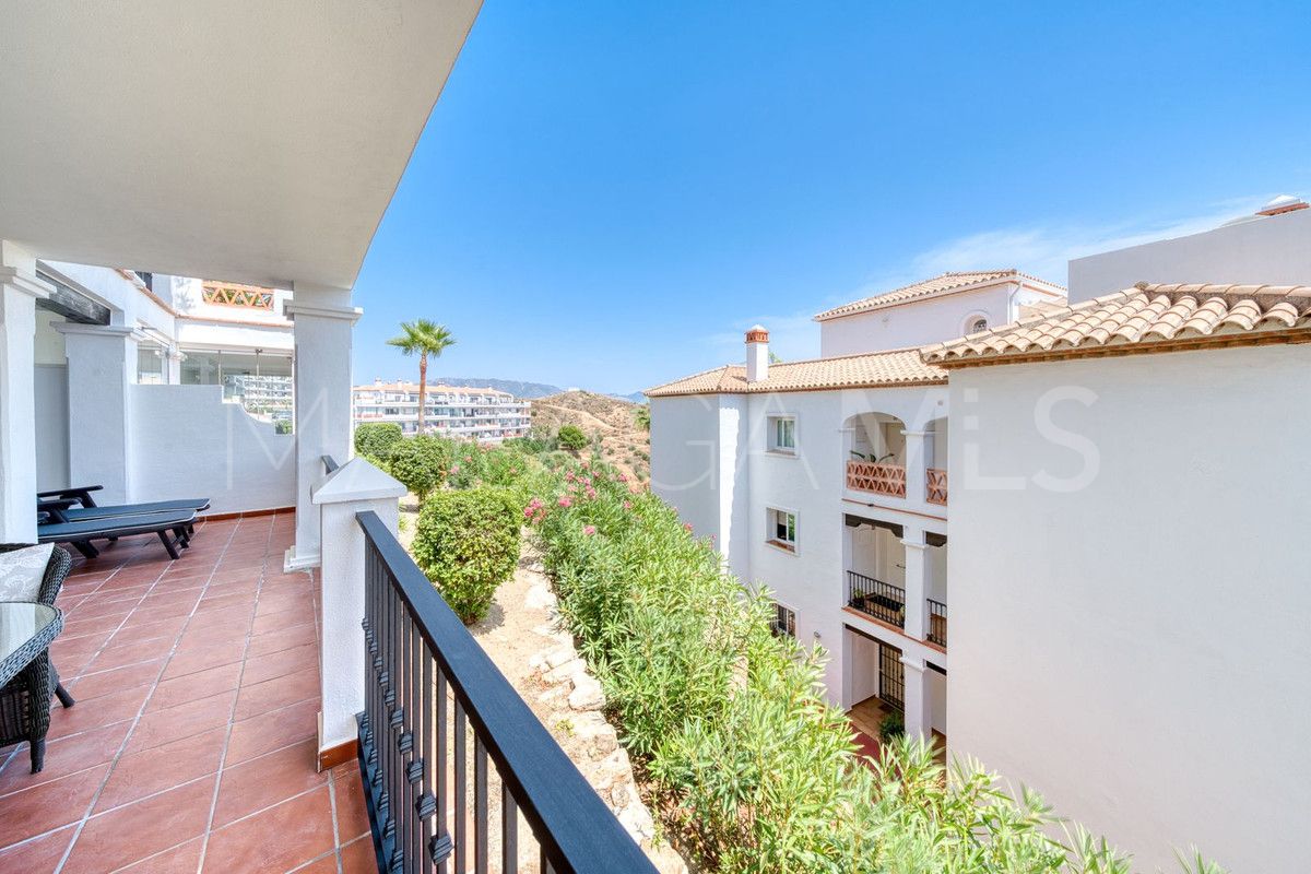 Se vende apartamento planta baja with 2 bedrooms in Calahonda