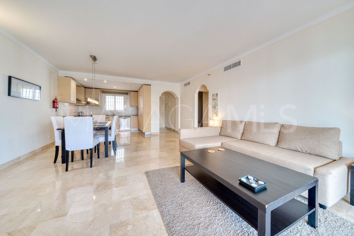 Se vende apartamento planta baja with 2 bedrooms in Calahonda