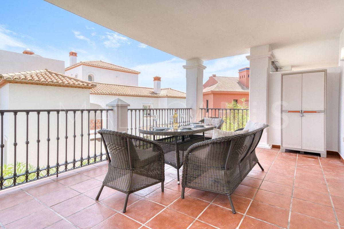 Se vende apartamento planta baja with 2 bedrooms in Calahonda