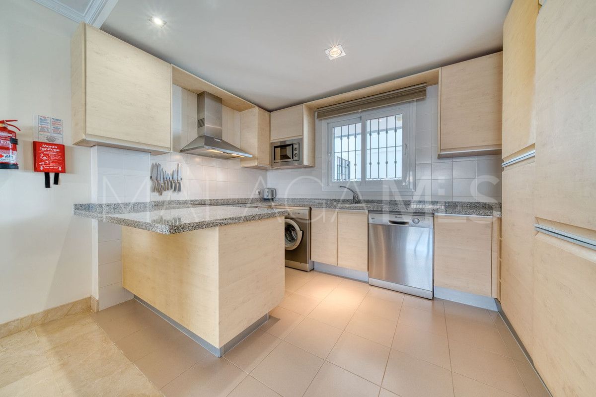 Se vende apartamento planta baja with 2 bedrooms in Calahonda