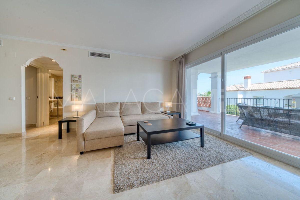 Se vende apartamento planta baja with 2 bedrooms in Calahonda