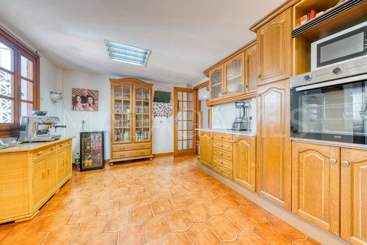 Villa for sale in Estepona