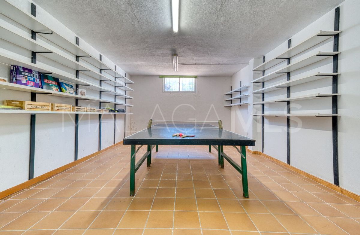 Villa for sale in Estepona