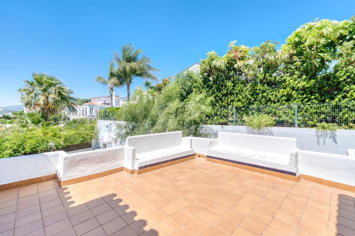 Villa for sale in Estepona