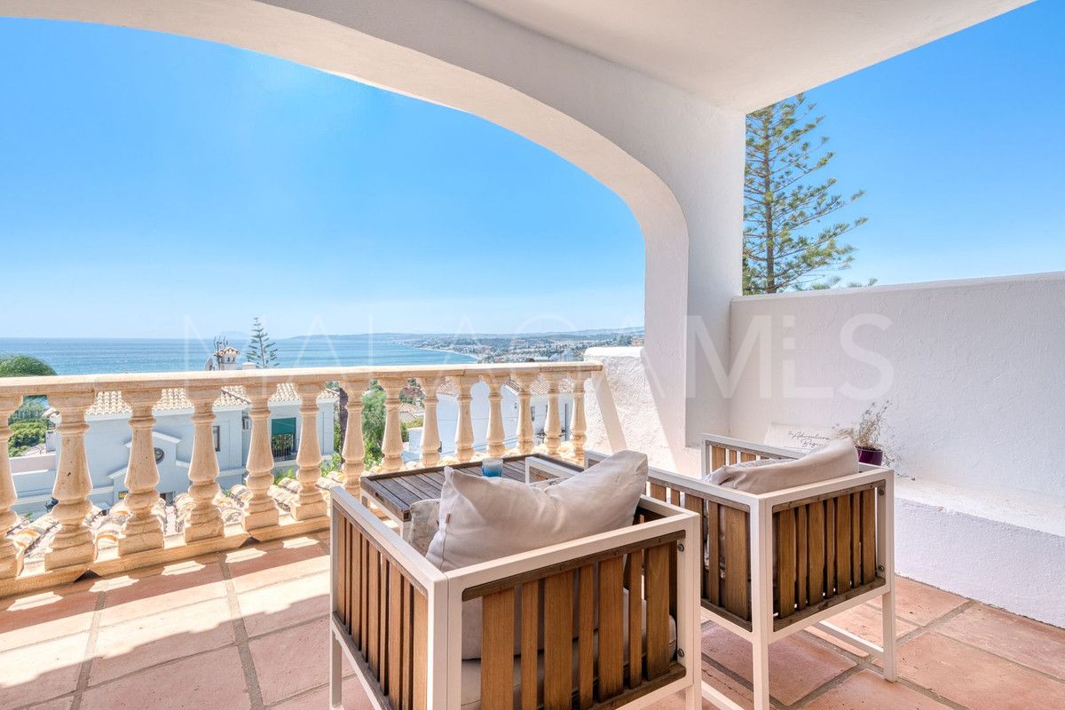 Villa for sale in Estepona