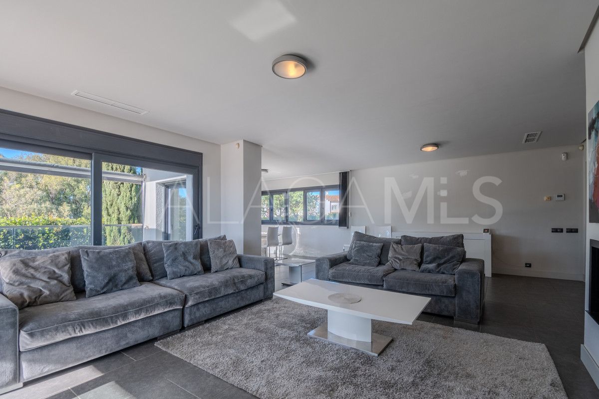 La Duquesa villa for sale