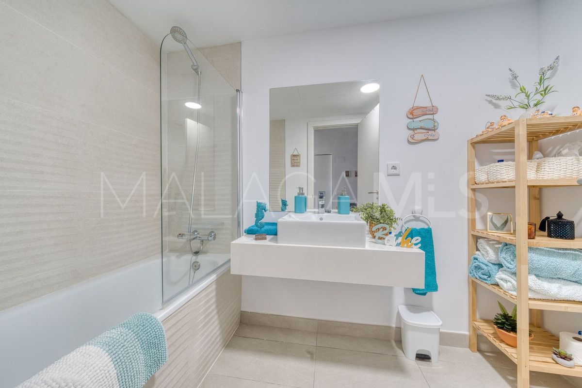 Apartamento with 2 bedrooms a la venta in Estepona