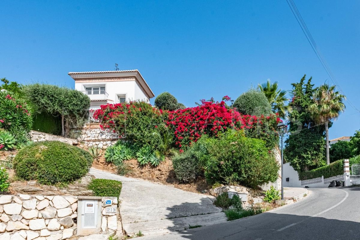 Villa for sale in Sierrezuela