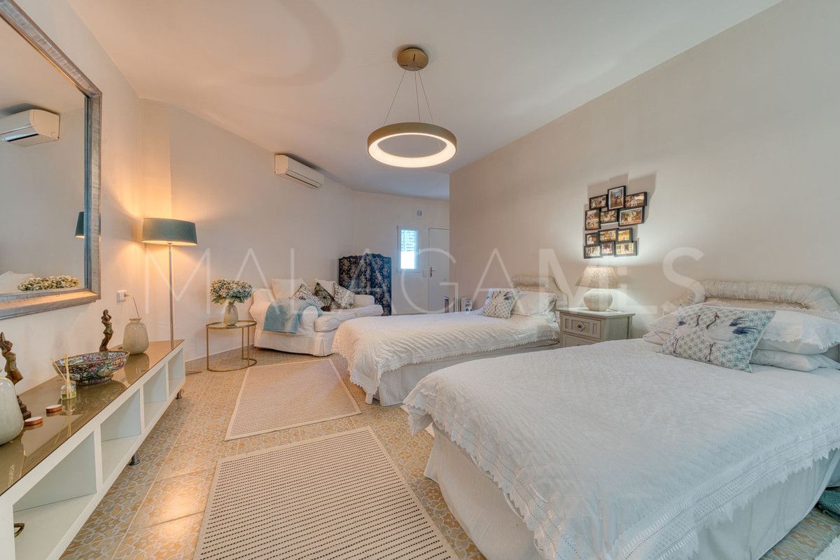 Villa for sale in Sierrezuela