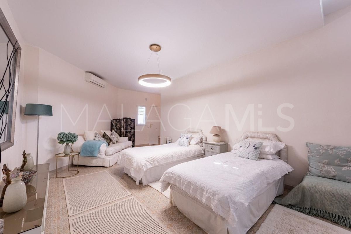 Villa for sale in Sierrezuela