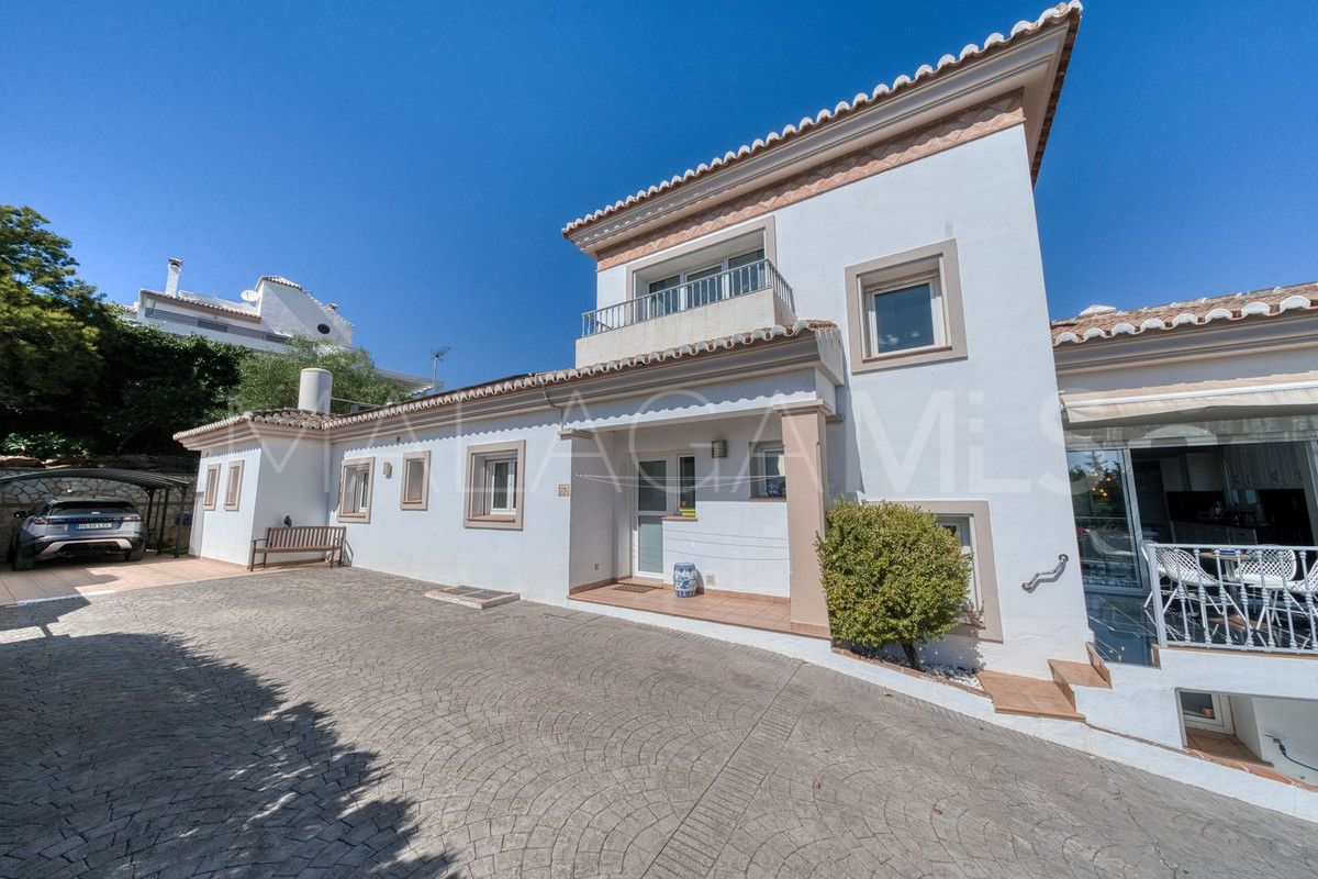 Villa for sale in Sierrezuela
