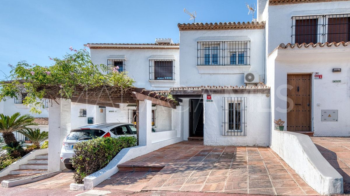 Maison de ville for sale in La Duquesa