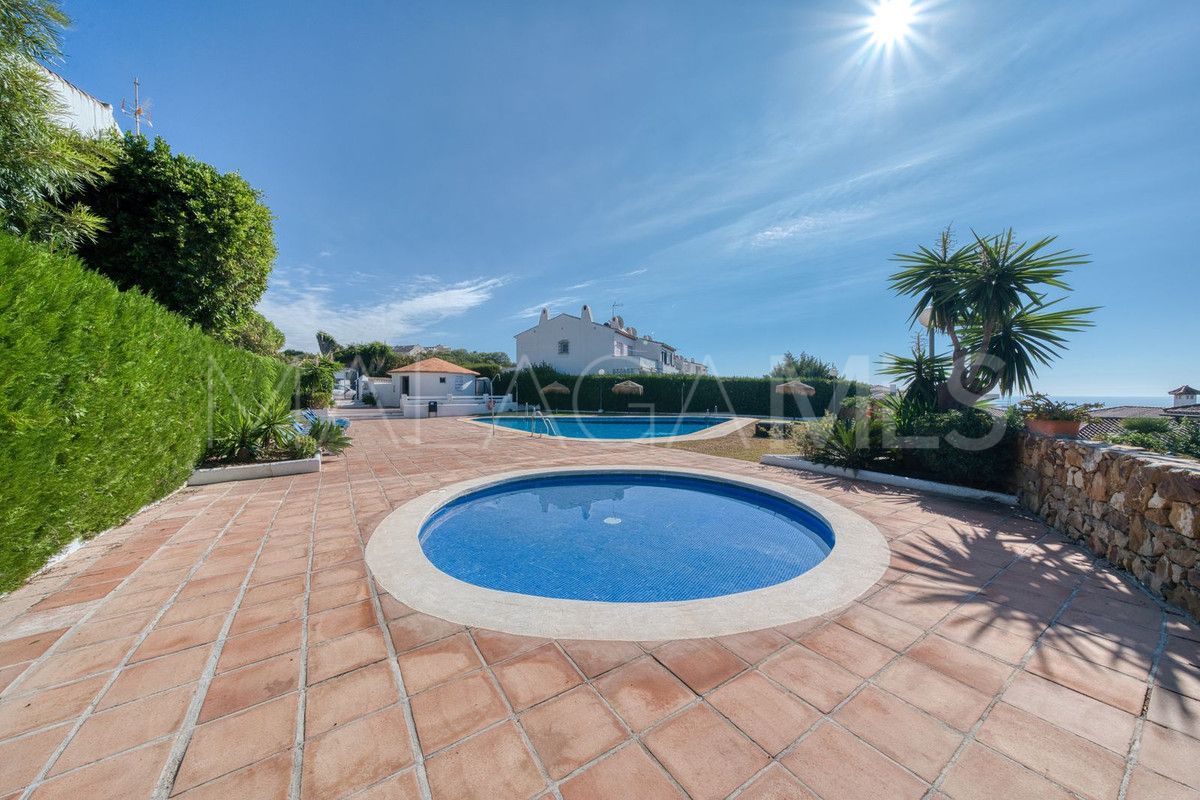 Maison de ville for sale in La Duquesa