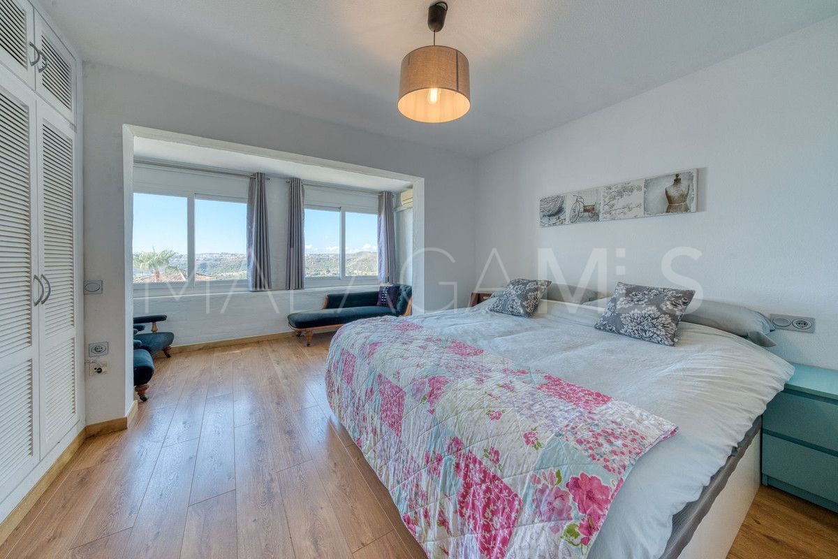 Maison de ville for sale in La Duquesa
