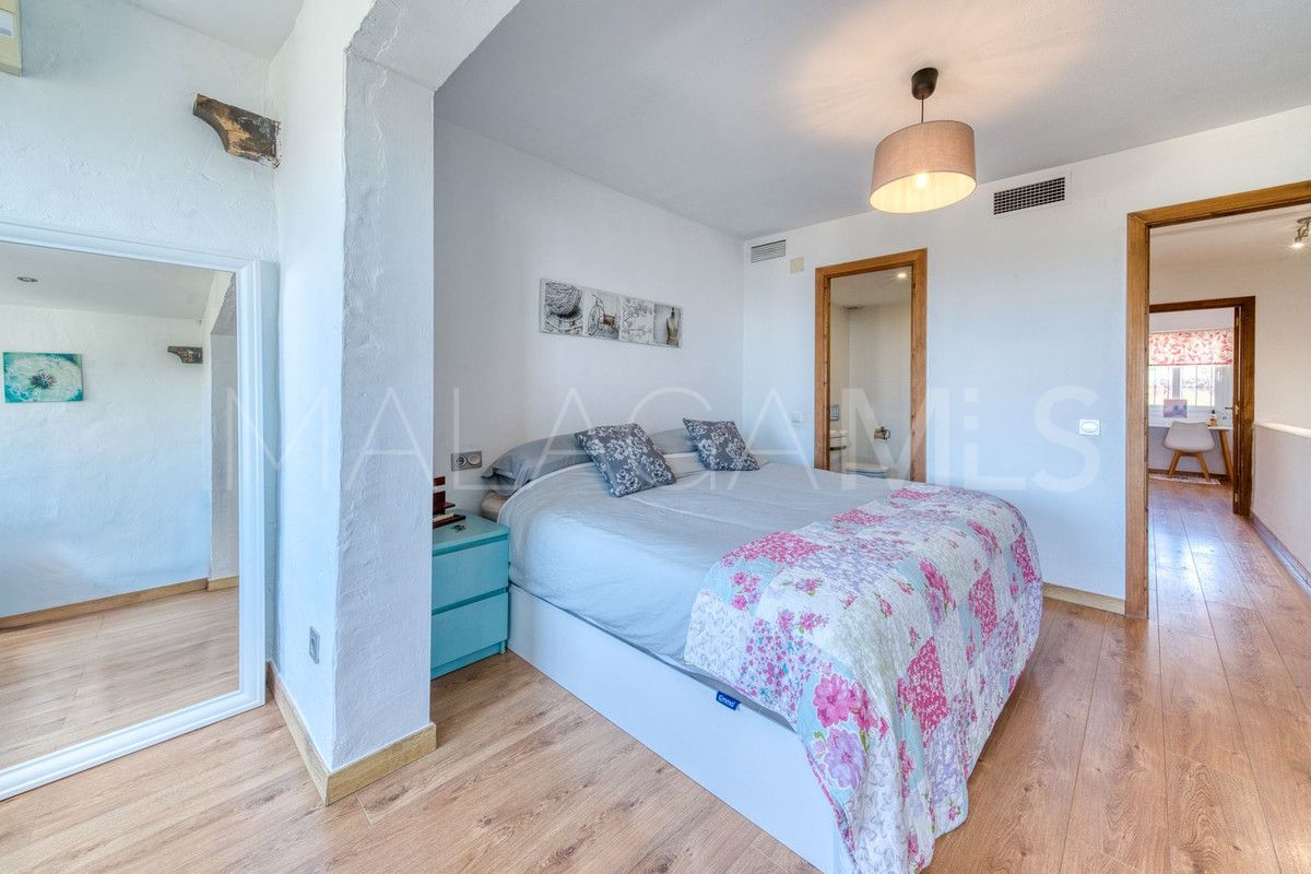 Maison de ville for sale in La Duquesa