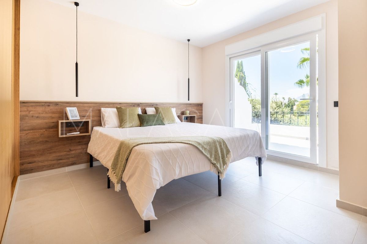 Town house for sale in New Golden Mile