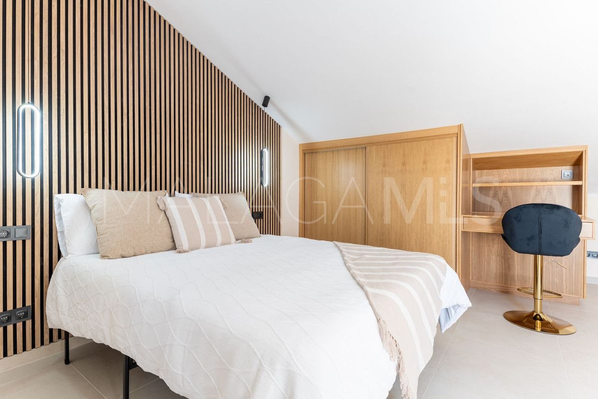 Town house for sale in New Golden Mile