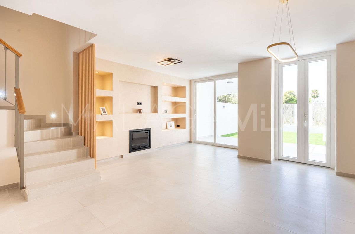 Town house for sale in New Golden Mile