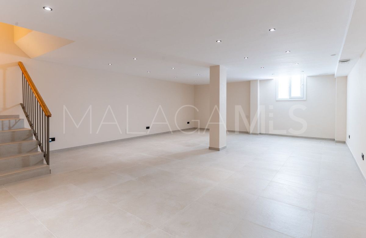Town house for sale in New Golden Mile
