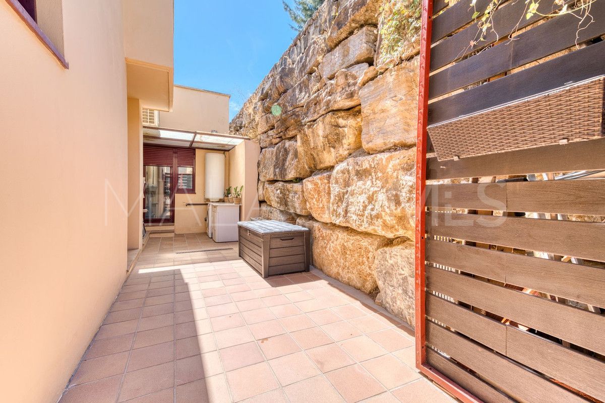 Villa for sale in Benahavis