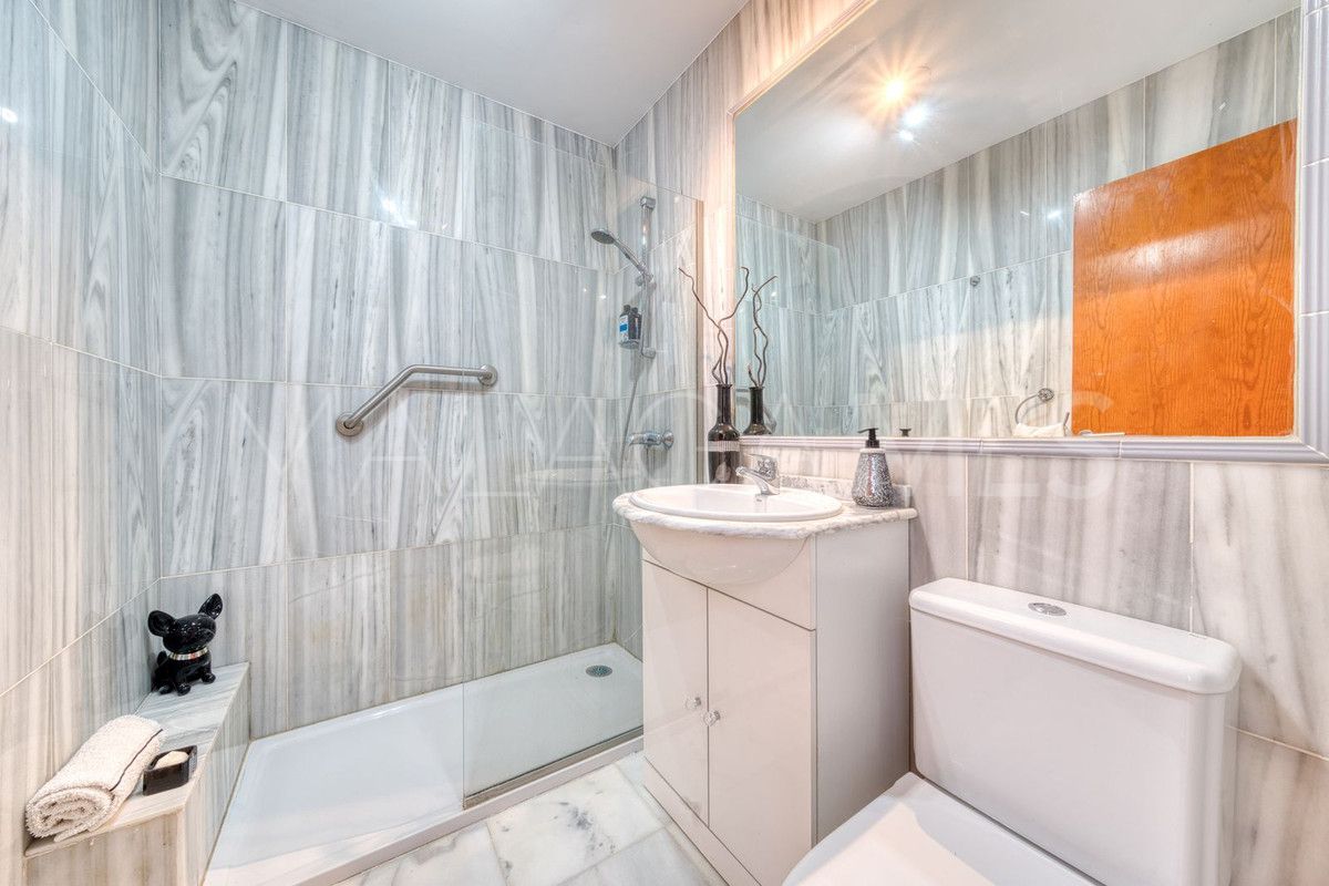 Villa for sale in Benahavis