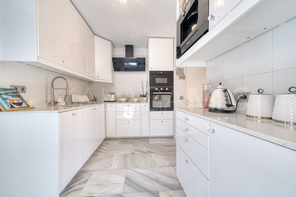 Villa for sale in Benahavis