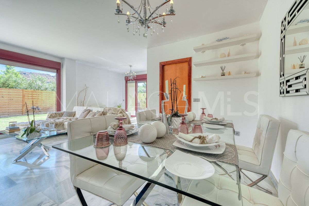 Villa for sale in Benahavis