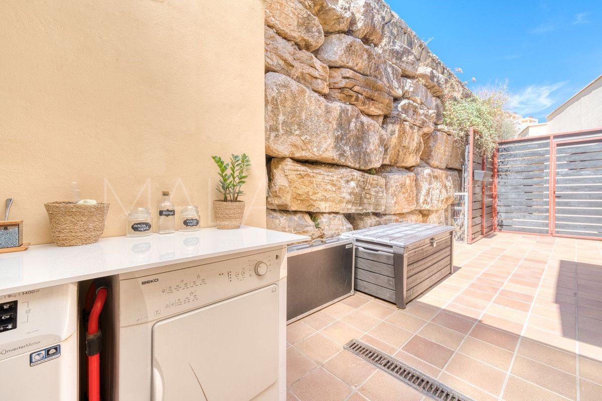 Villa for sale in Benahavis